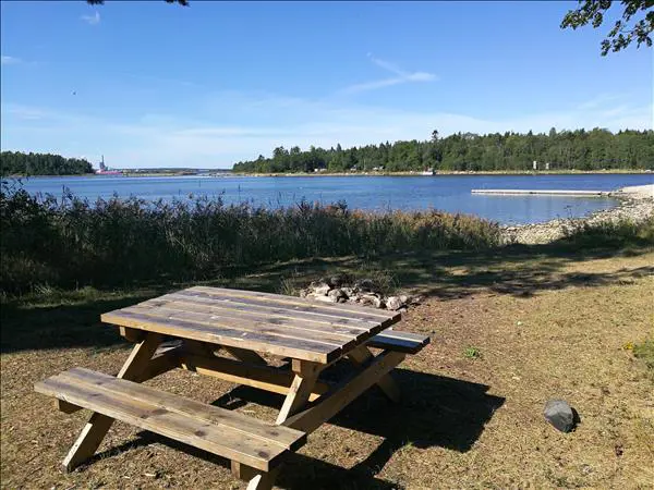 Limö hamns badplats